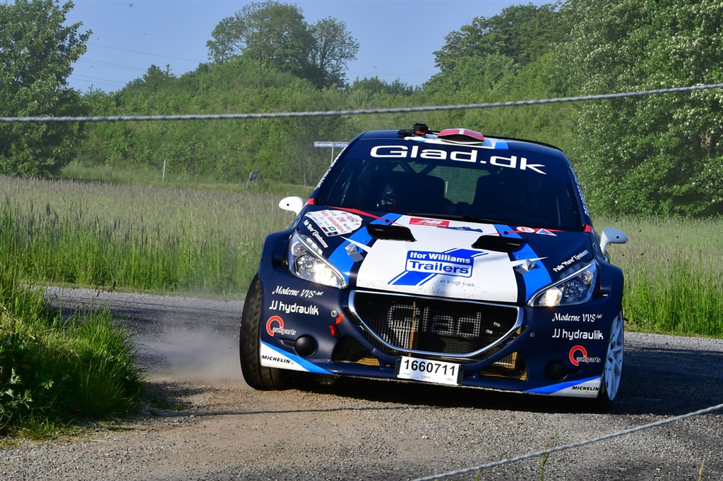 Simon Vallentin og Peter Egholm tog teten på fire af rallyets hastighedsprøver og fulgte vinderholdet til dørs på de fleste af de øvrige prøver.
(Foto: Morten Dam)
